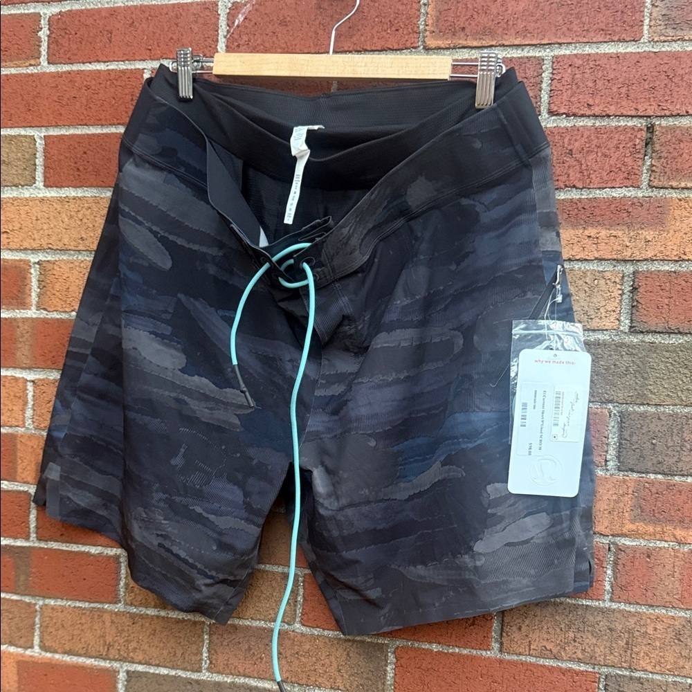 Lululemon El Current Short 9” Lined – Black Camo – Size 38 (Men’s)